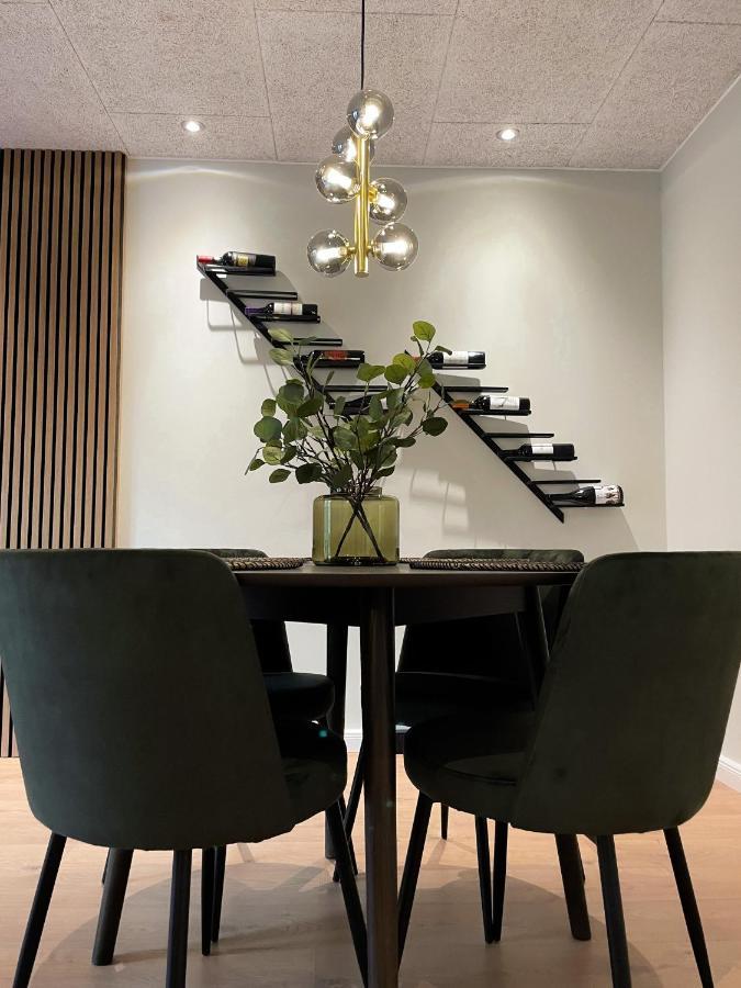 Ny Style Entire Apartment W/Private Cozy Terrace Harreslev Eksteriør billede
